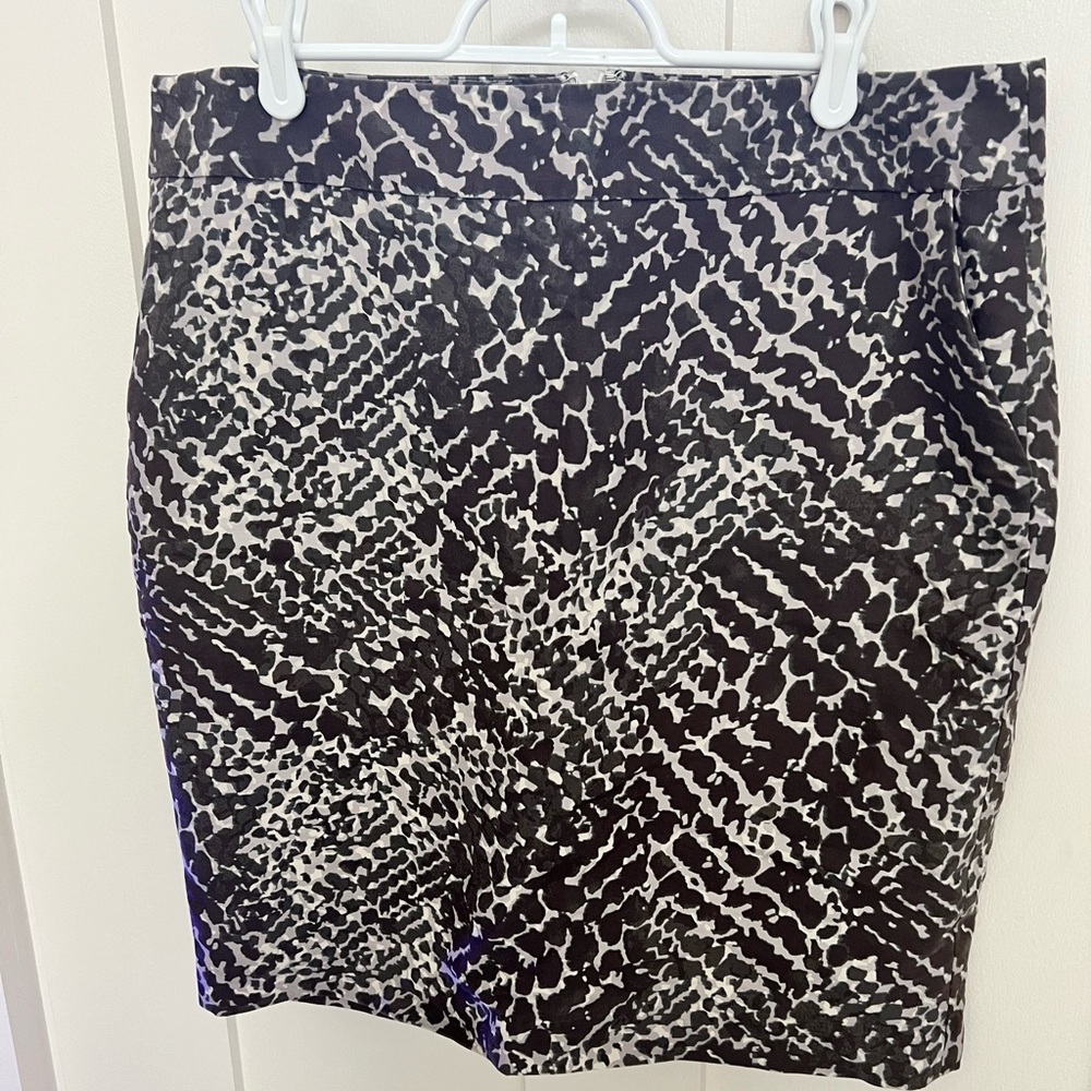 Loft pencil skirt